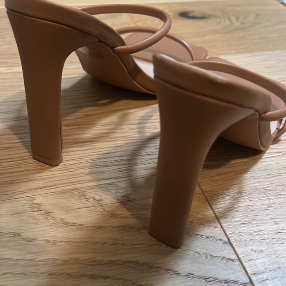 Pretty little thing heels - Picture 2 of 2